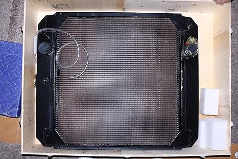 Radiator A184453 253146A1 118720A1 Compatible with Case Wheel Loader 621 621B 621C Replaces PN#133677A1, 254464A1, 292369A1, L303115, 133677A2 7/8-14UN out thread