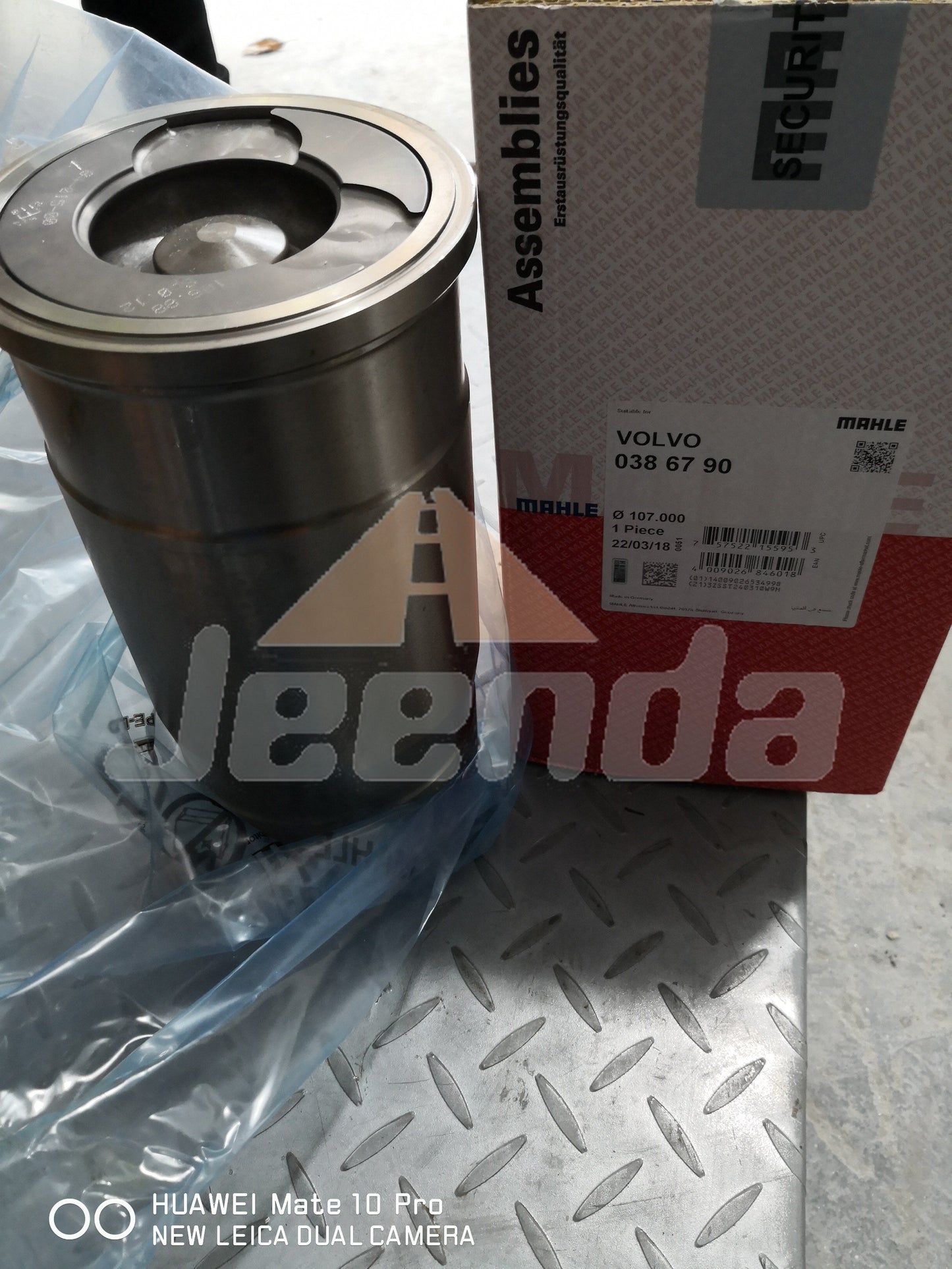 Free Shipping Cylinder Liner Piston Assembly 038 67 90 for VOLVO TAD740GE