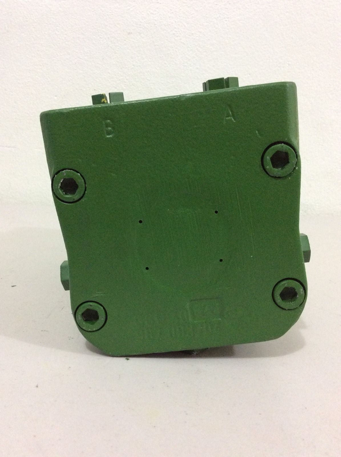 JEENDA Aftermarket Hydraulic Motor AZ59181 Compatible with John Deere 7180 7250 7280 7350 7380 7450 7480 7550 7580 7750 7850