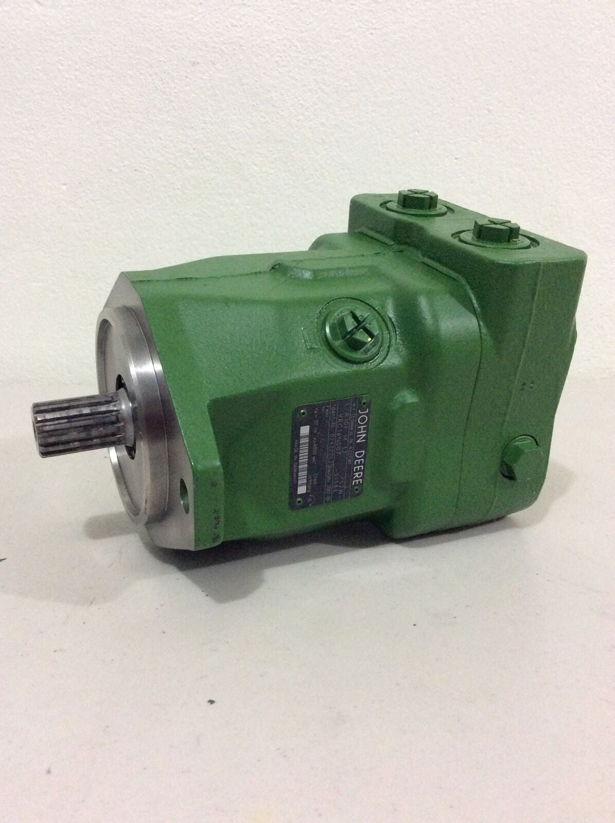 JEENDA Hydraulic Motor AZ59181 compatible with John Deere 7180 7250 7280 7350 7380 7450 7480 7550 7580 7750 7850 HARVESTER 37cc A10fm37/52w VRC16N007 -S1383 New